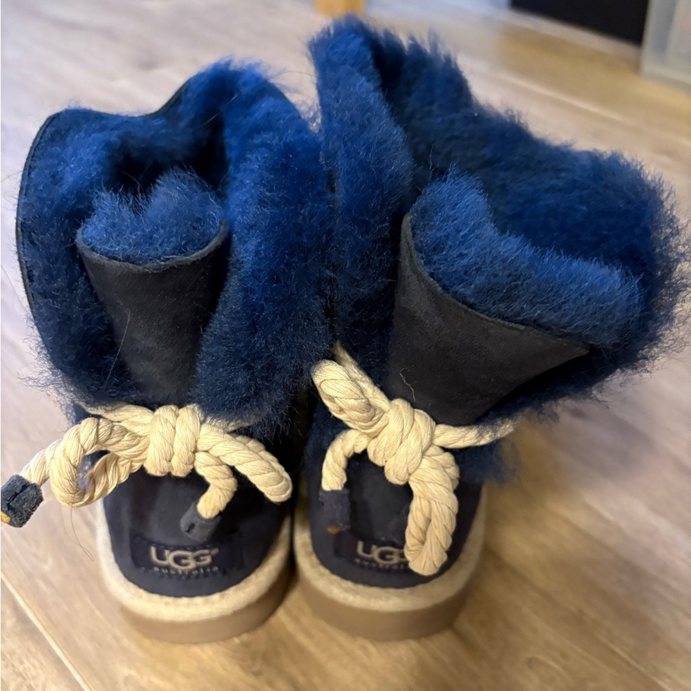 Navy blue short UGG boots with rope bows size 7